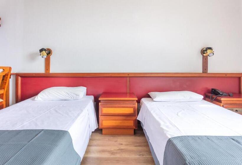 בית מלון כפרי Blumenau Tower By Castelo Itaipava