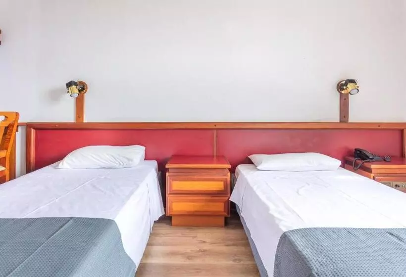 ホテル Blumenau Tower By Castelo Itaipava