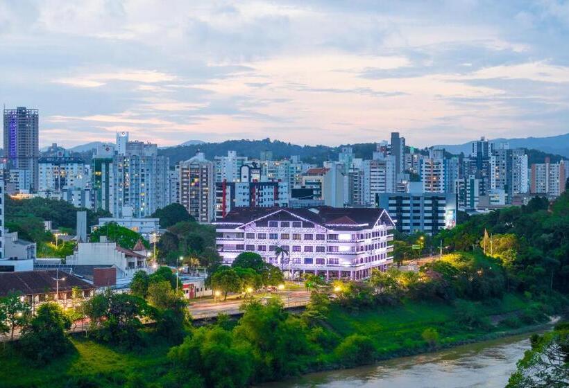בית מלון כפרי Blumenau Tower By Castelo Itaipava