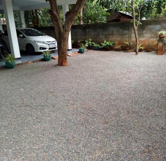 پانسیون Lion Home Stay Anuradhapura