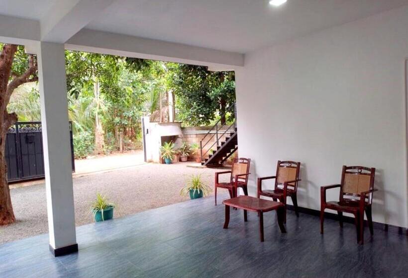 پانسیون Lion Home Stay Anuradhapura