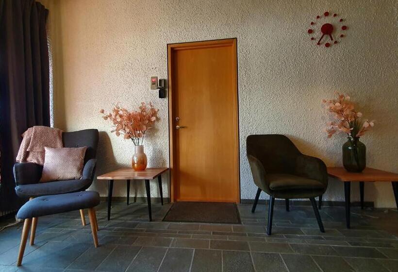 تختخواب و صبحانه The Bank Sleeping Guesthouse