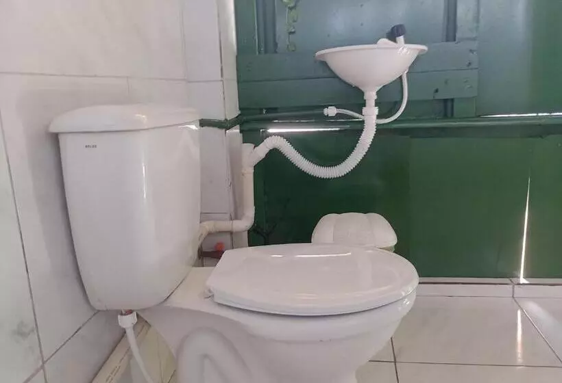Hostel L B
