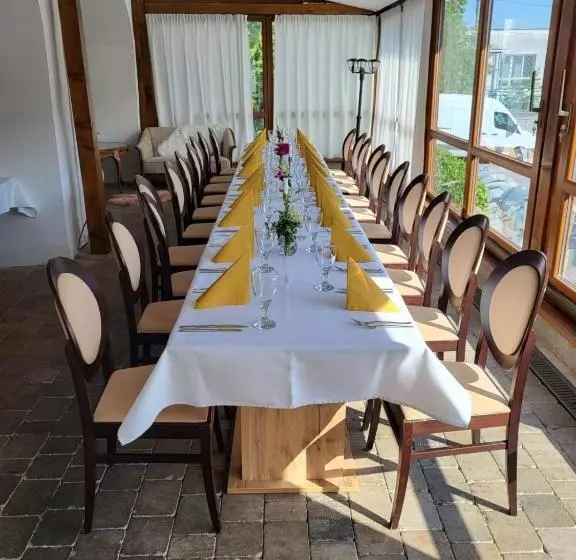 Hotelli Kaštieľ Ottlýk