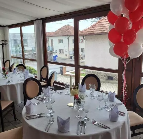 Hotelli Kaštieľ Ottlýk