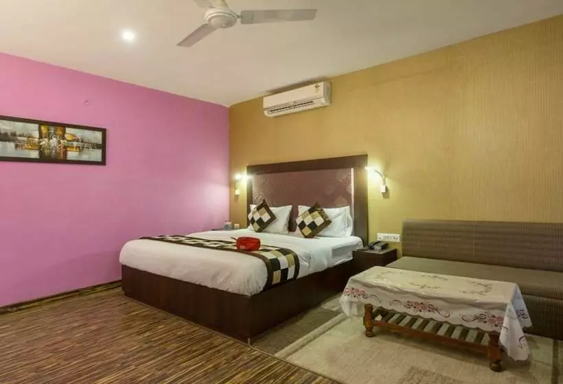 Hotelli Meenakshi Palace