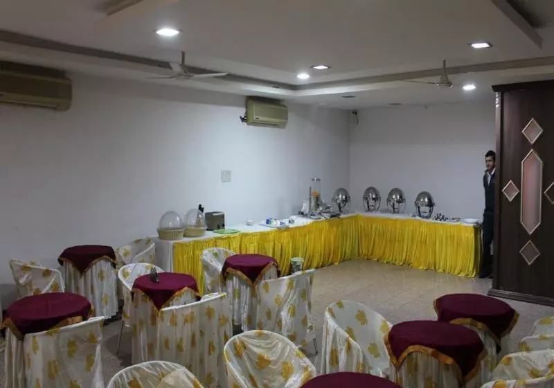 Hotelli Meenakshi Palace
