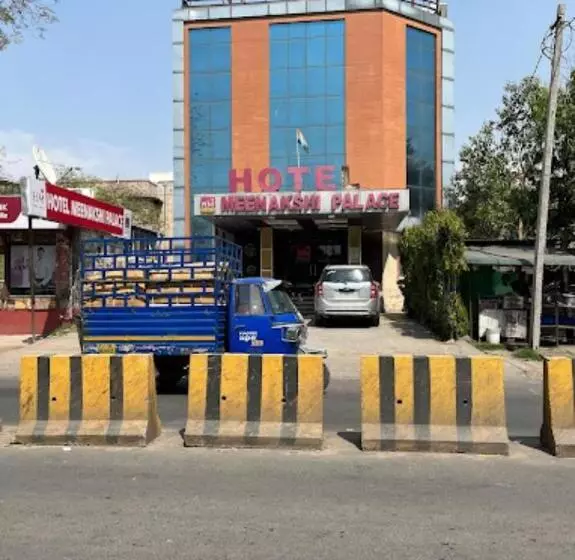 Hotelli Meenakshi Palace
