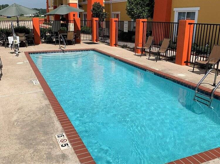 Отель Best Western Plus Magee Inn & Suites