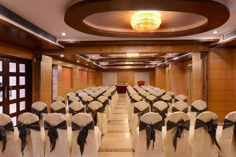 ホテル Bhawna Clarks Inn Agra