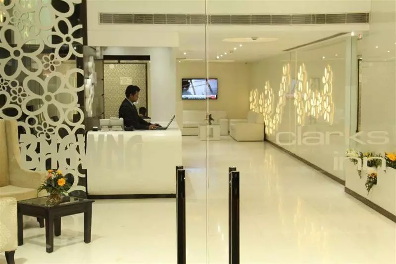 ホテル Bhawna Clarks Inn Agra