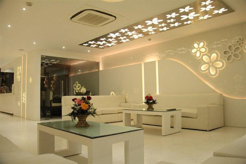 ホテル Bhawna Clarks Inn Agra