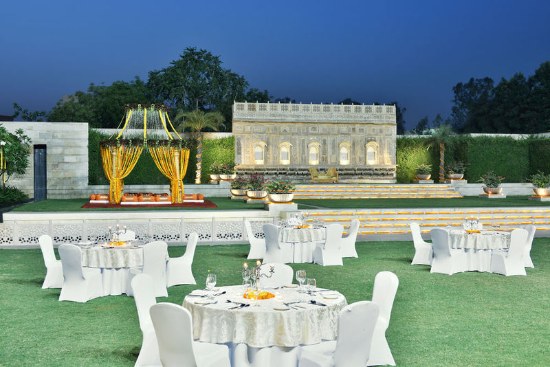 호텔 Courtyard By Marriott Agra