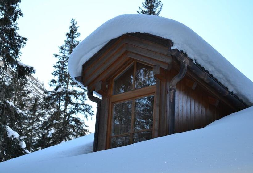 Отель Croda Rossa