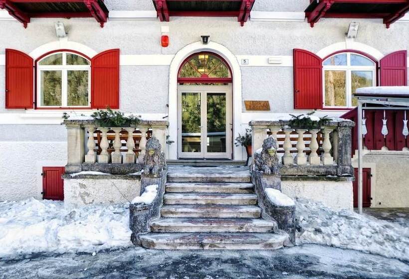 Отель Croda Rossa