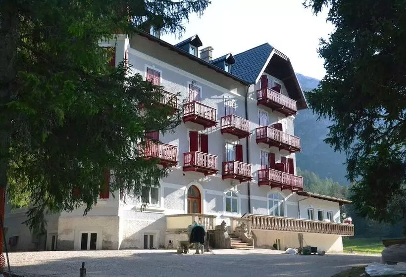 فندق Croda Rossa