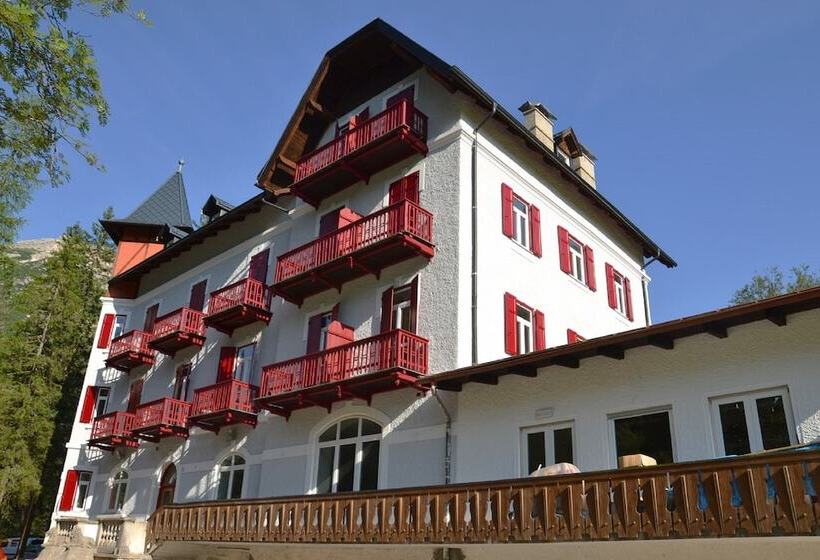 Отель Croda Rossa