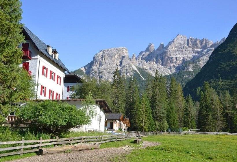 Отель Croda Rossa