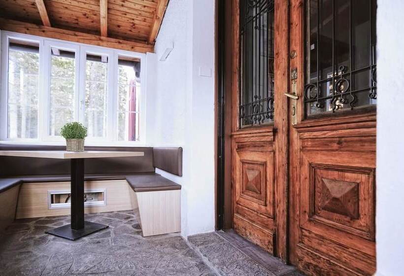 Отель Croda Rossa