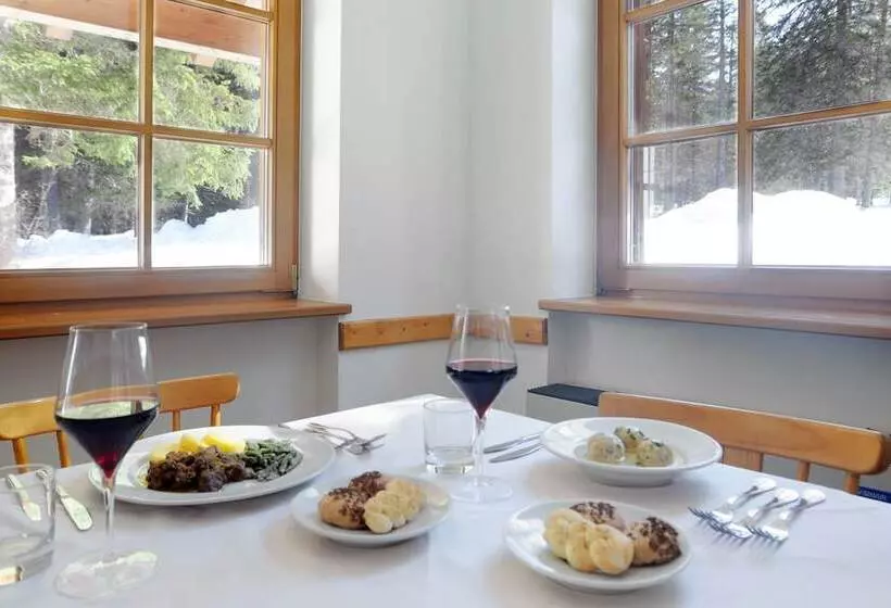 فندق Croda Rossa