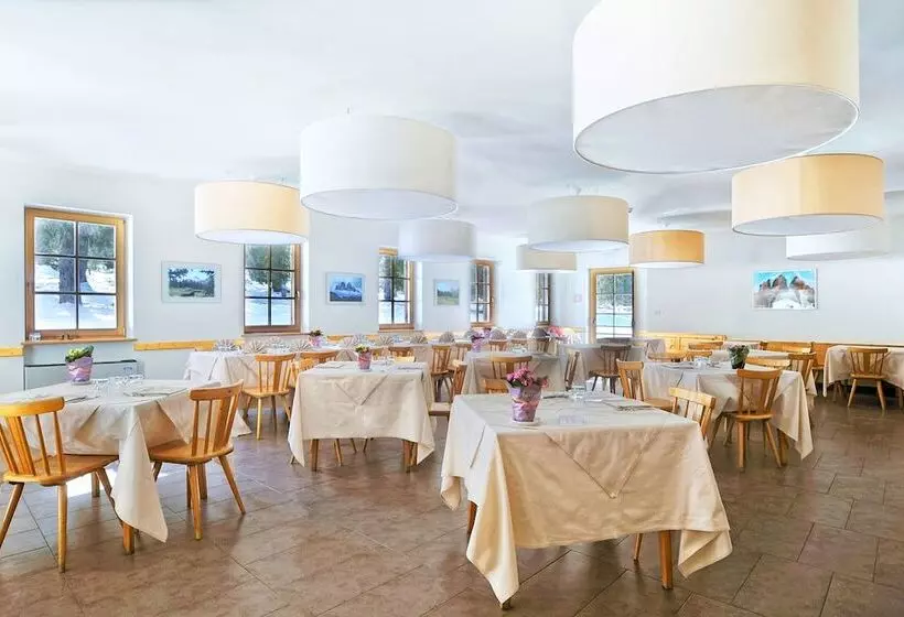 فندق Croda Rossa