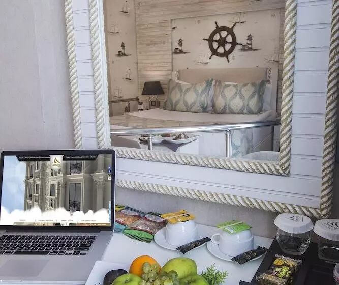 Hotel Demonti