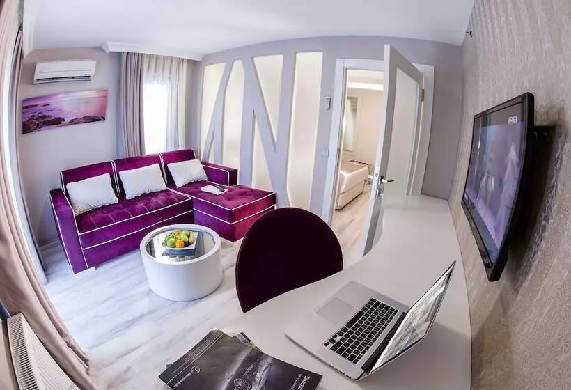 Hotel Demonti