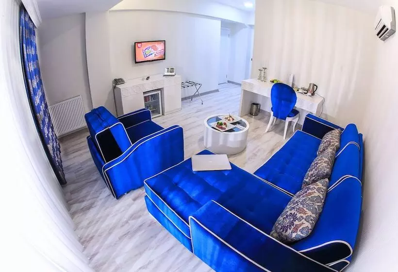 Hotel Demonti