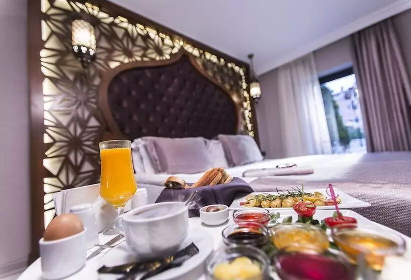 Hotel Demonti
