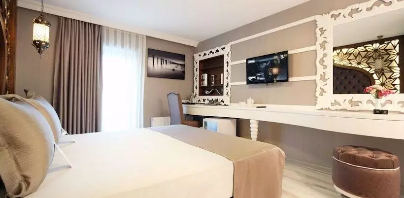 Hotel Demonti