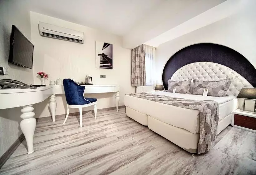 Hotel Demonti