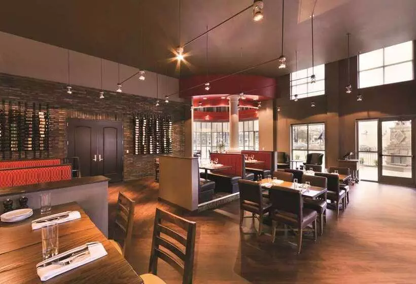 فندق Embassy Suites By Hilton Tuscaloosa Alabama Downtown