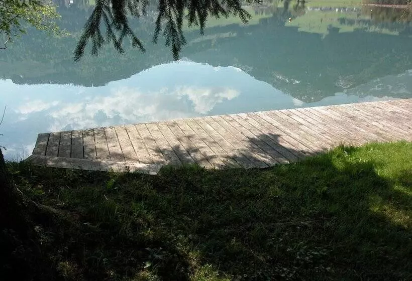 ホテル Garni Bernhard Am See