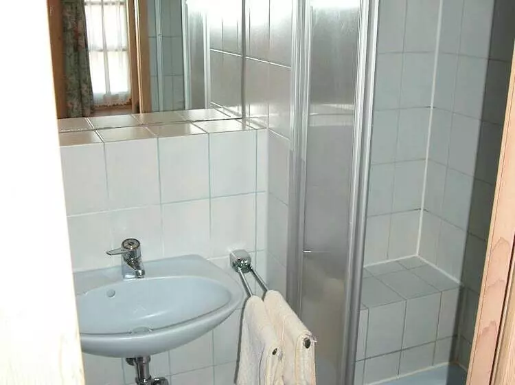 ホテル Garni Bernhard Am See