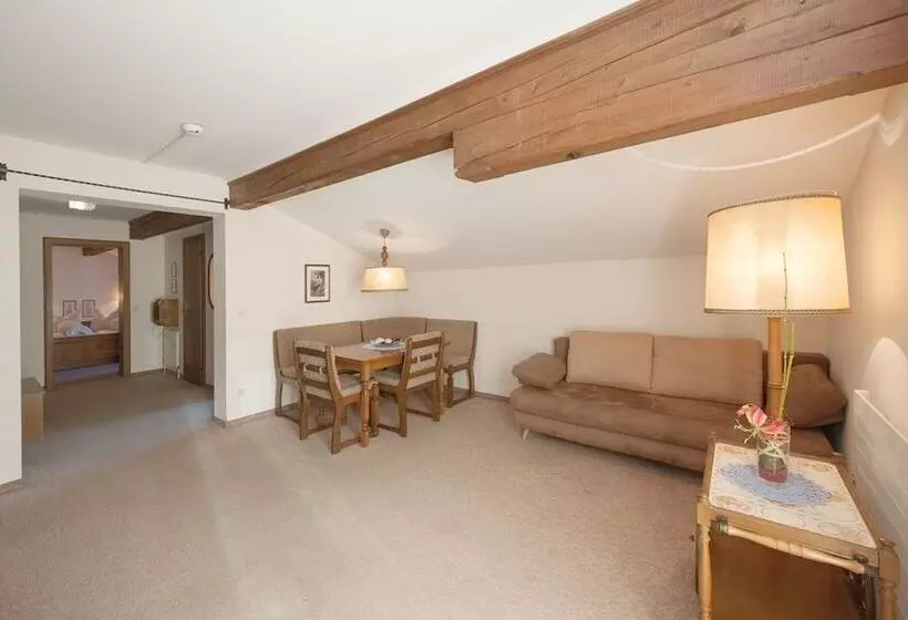 ホテル Garni Bernhard Am See