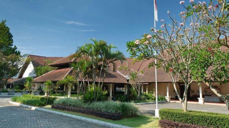 Grand Whiz Hotel Trawas Mojokerto