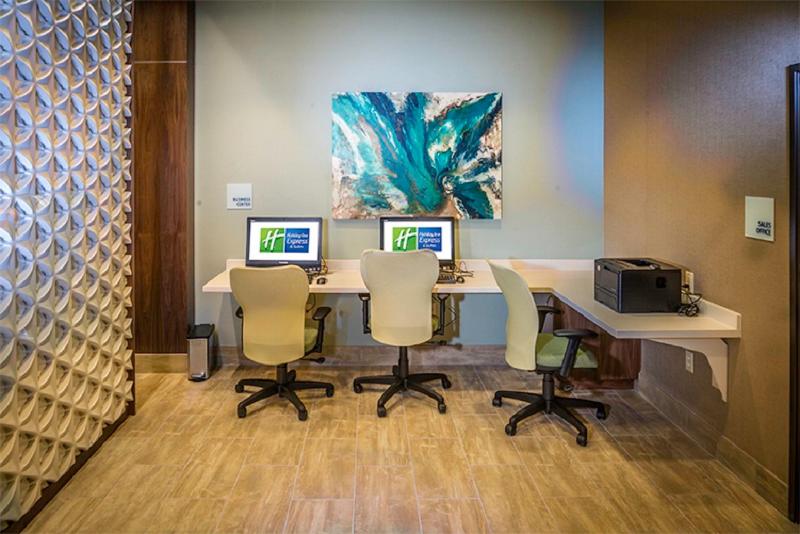 בית מלון כפרי Holiday Inn Express & Suites Salt Lake City South   Murray By Ihg