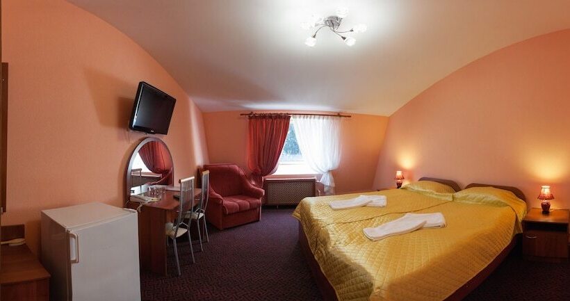 בית מלון כפרי House Of The Hunter