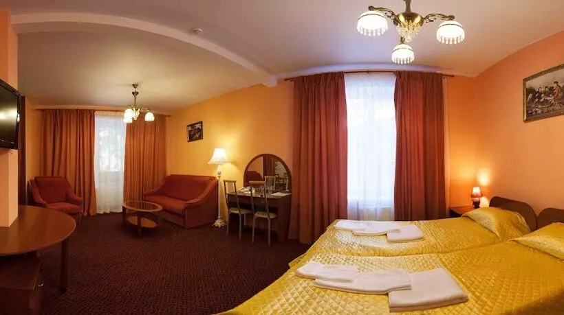 Hotel House Of The Hunter