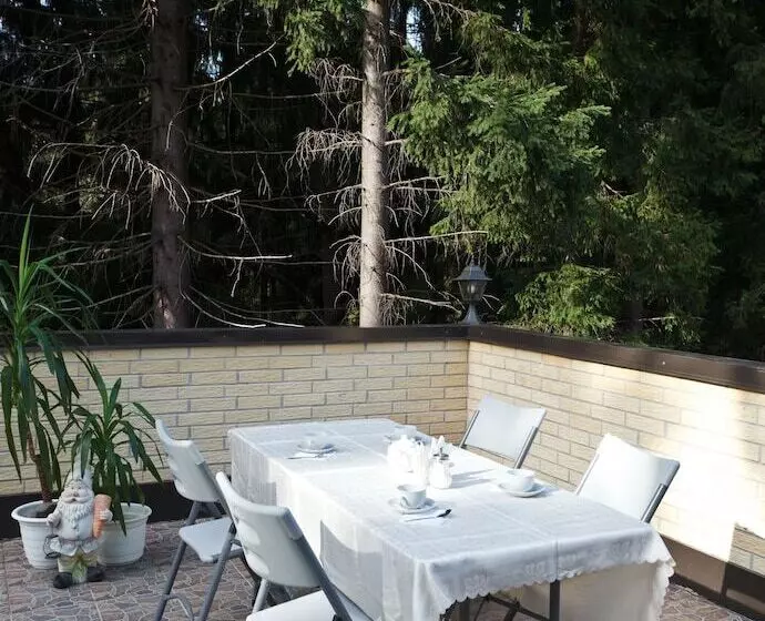 Hotel House Of The Hunter