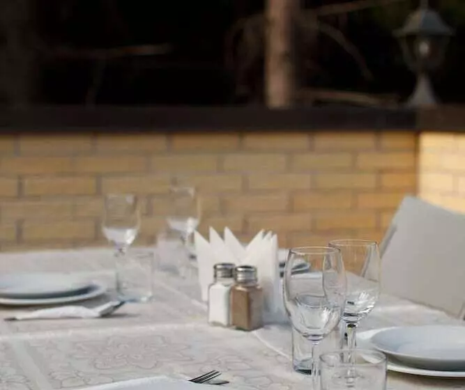 Hotel House Of The Hunter