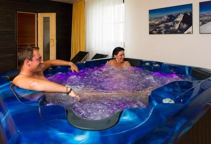 Hotelli Luční Bouda