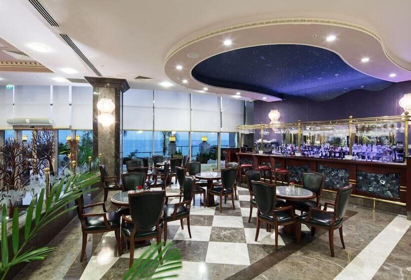 فندق Merit Royal