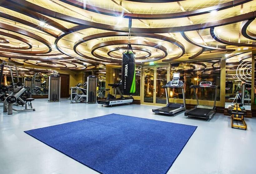 فندق Merit Royal