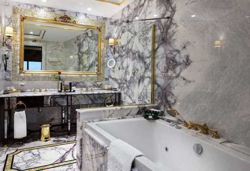 فندق Merit Royal