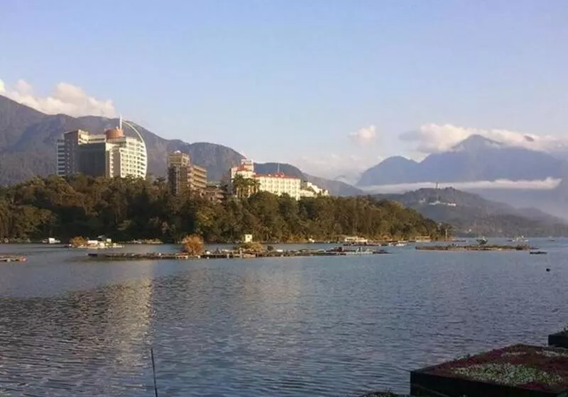 هتل The Wen Wan Resort