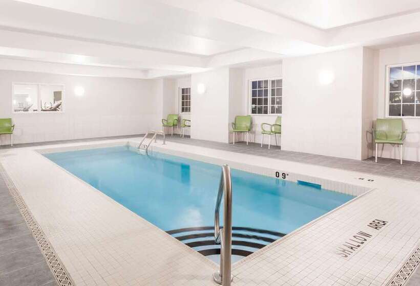 Microtel Inn & Suites Sault Ste. Marie