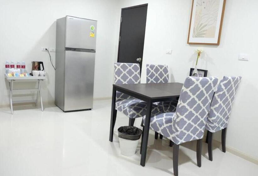 Christella Hotel Laemchabang