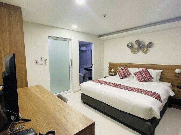 Christella Hotel Laemchabang