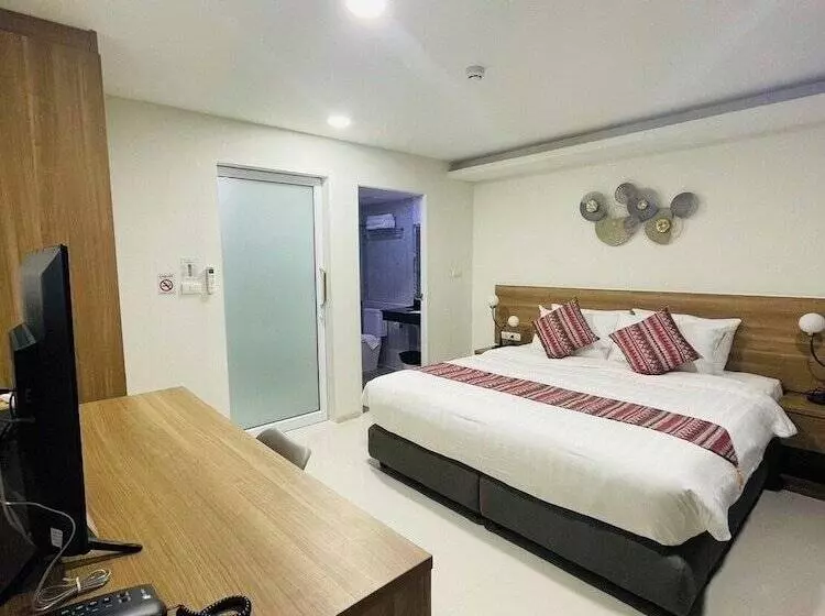 Christella Hotel Laemchabang